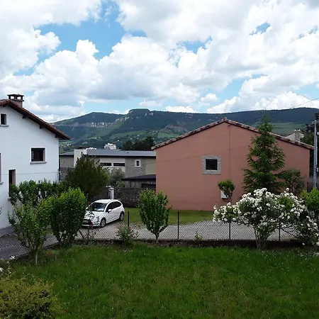 בית נופש Le Cerisier מילאו