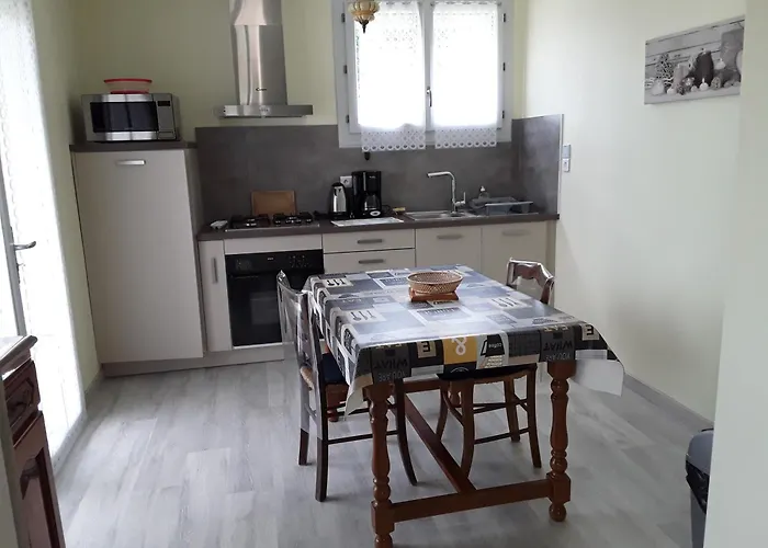 Le Cerisier Мийо